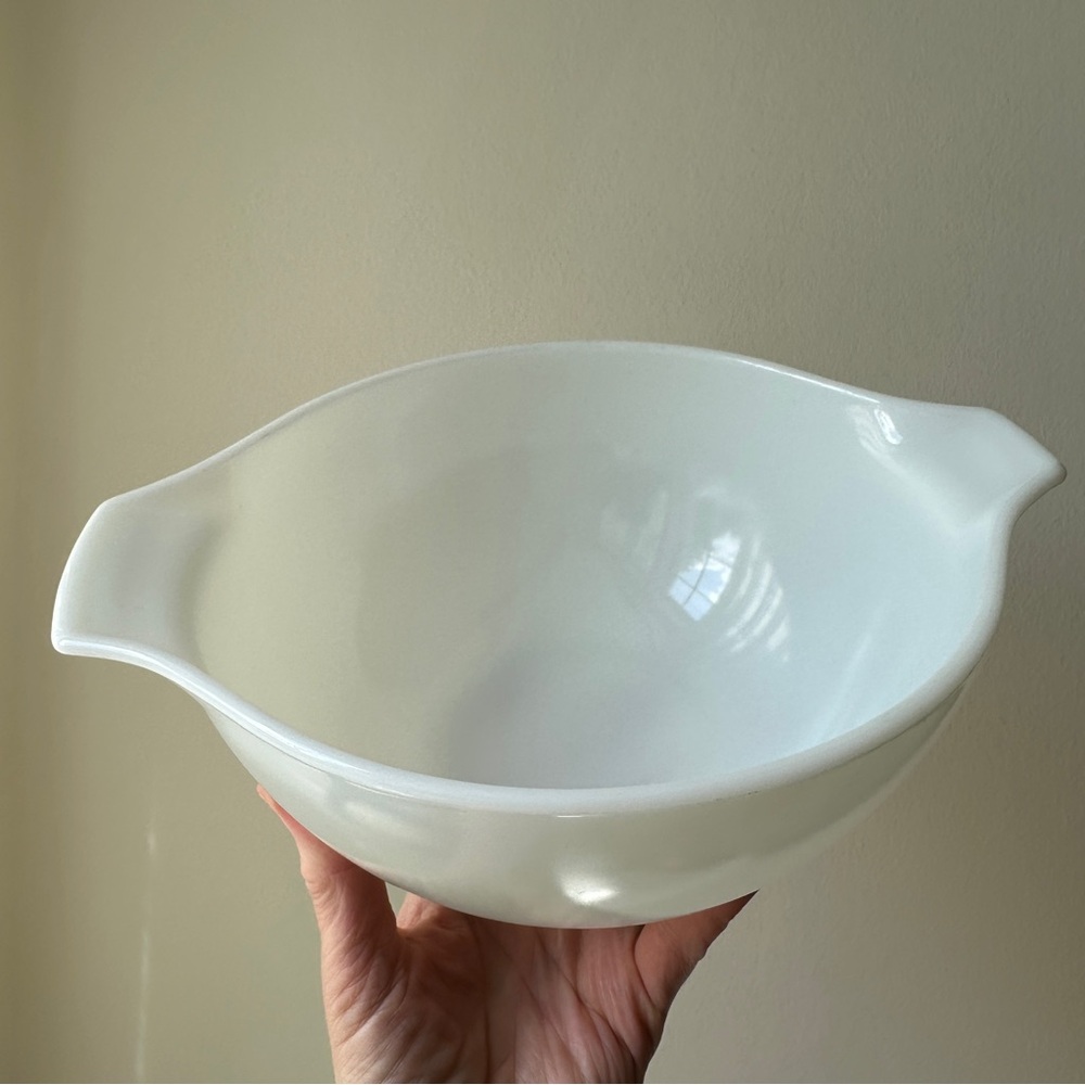 RARE Pyrex Cinderella Mixing Bowl Vintage White #442 1.5 Qt - Picture 3 of 13